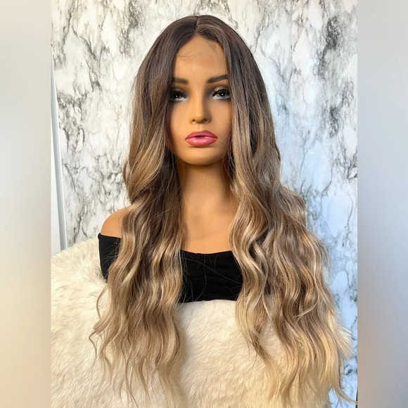 Front  Lace Closure Balayage Blonde Wig 26 Inch long Natural look - Picture 3 of 10